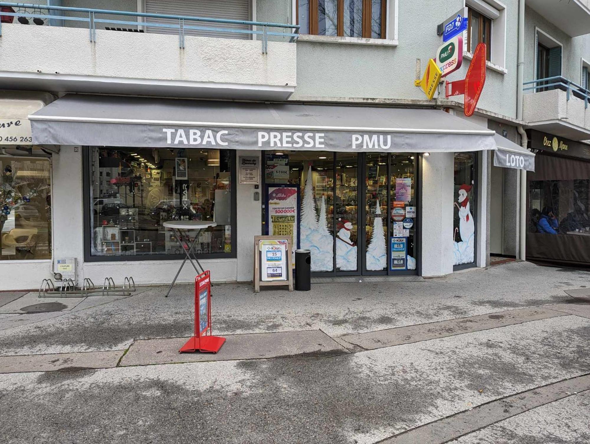 & Merci - Parking Et Proche Du *